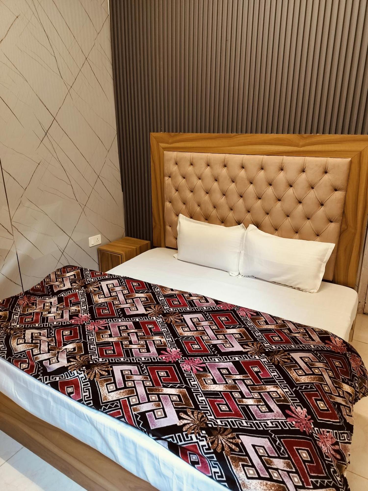 Madan Kunj B & B Mall Road Шімла Екстер'єр фото