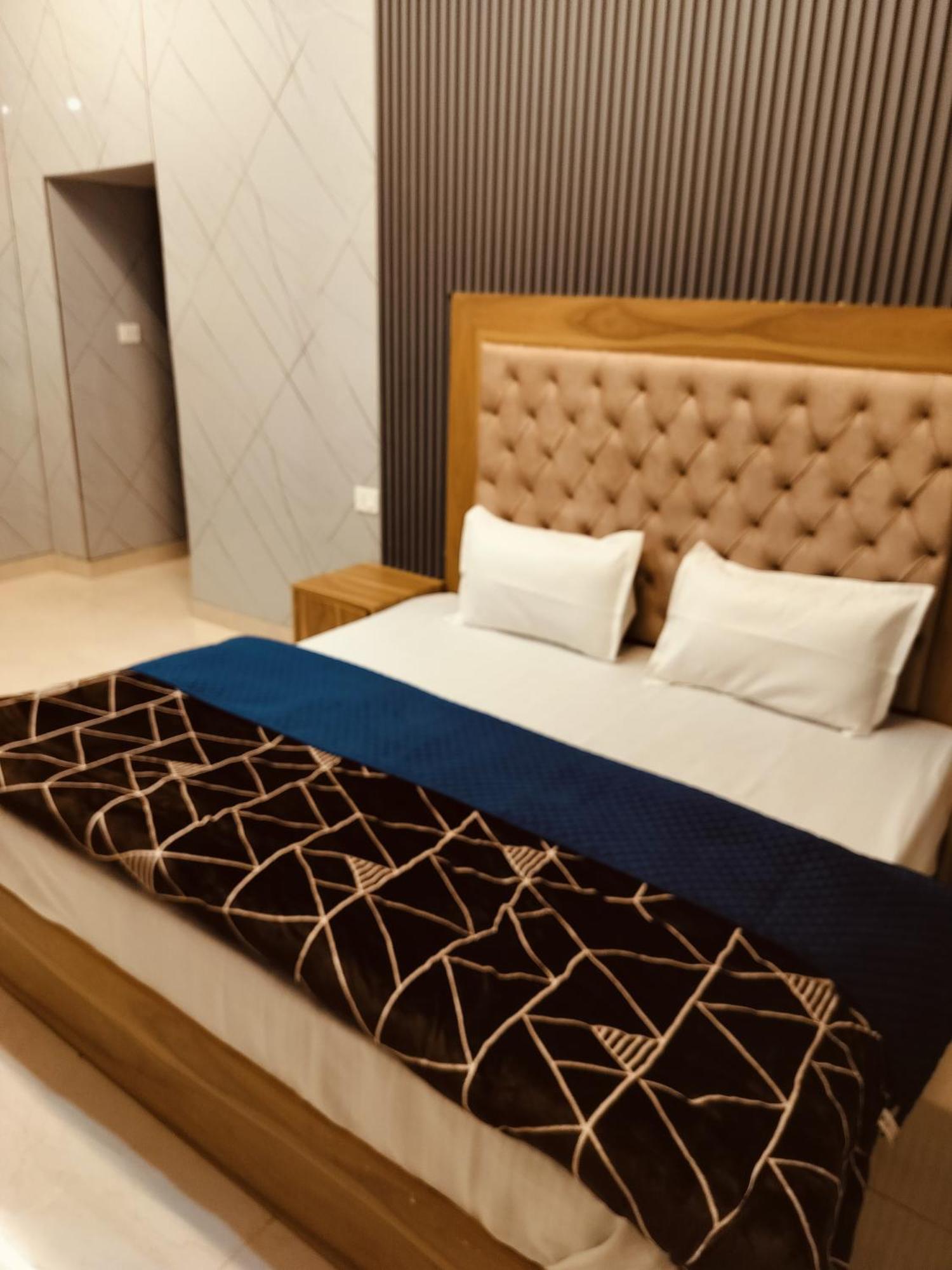 Madan Kunj B & B Mall Road Шімла Екстер'єр фото