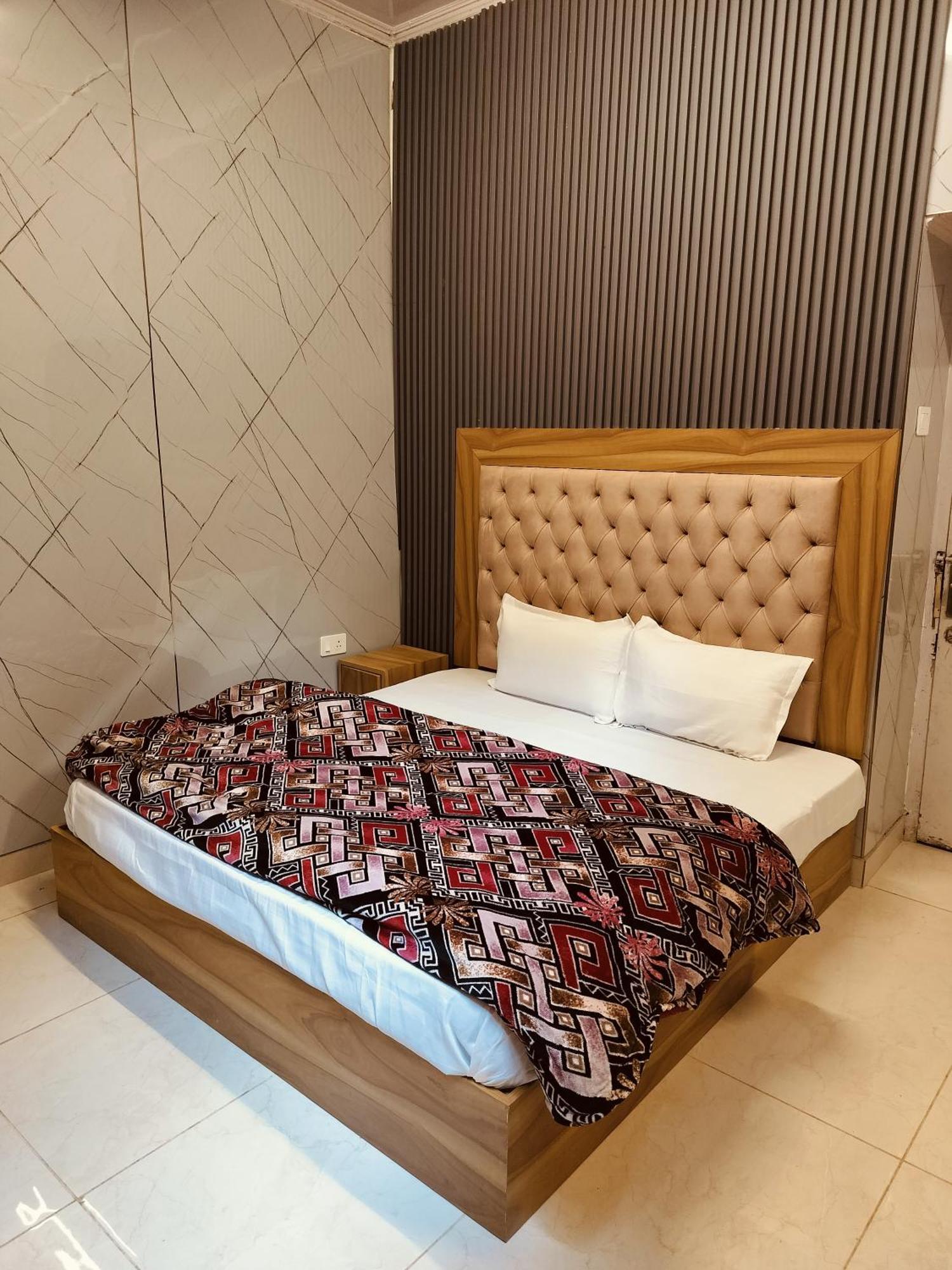 Madan Kunj B & B Mall Road Шімла Екстер'єр фото