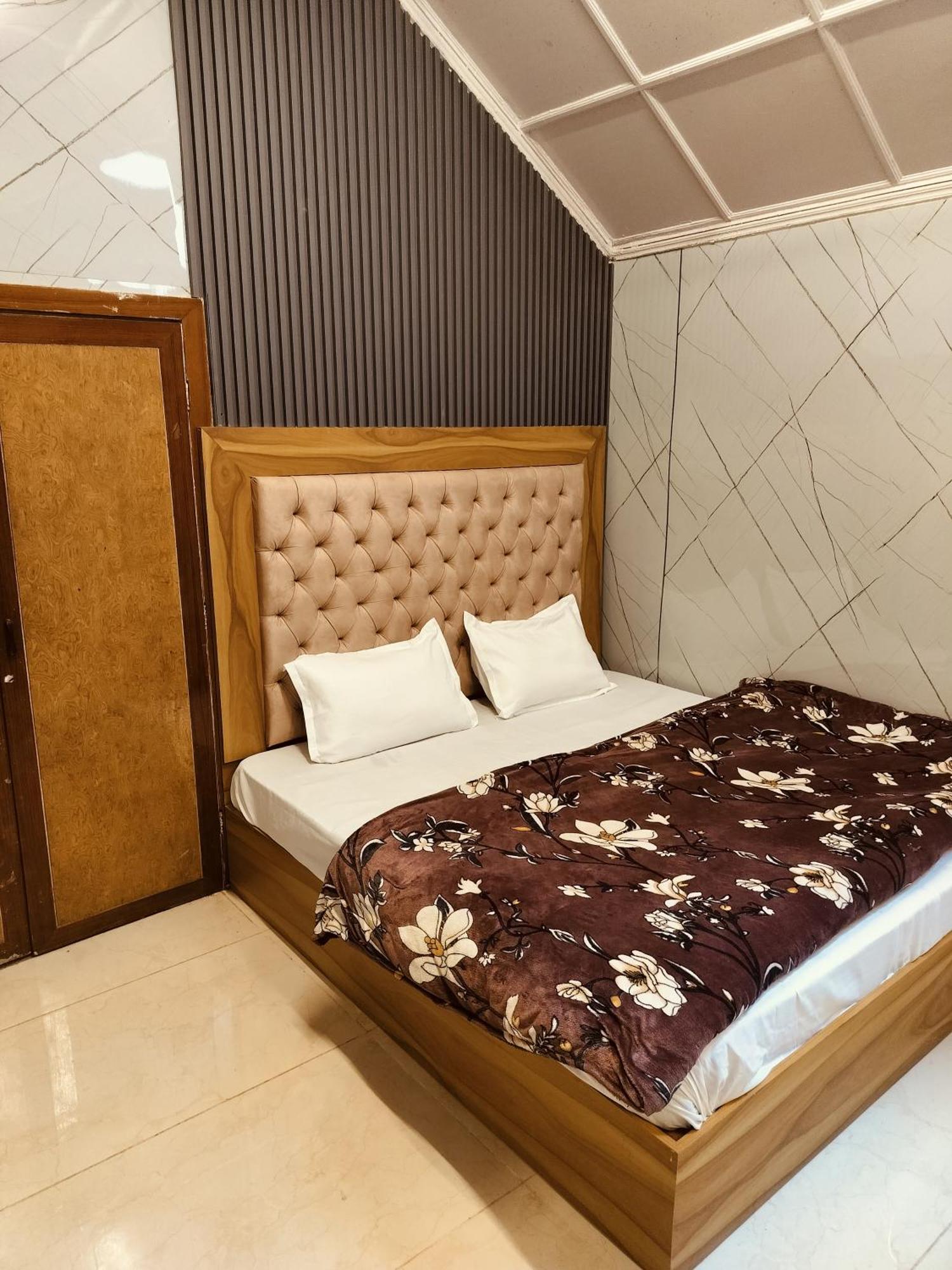 Madan Kunj B & B Mall Road Шімла Екстер'єр фото