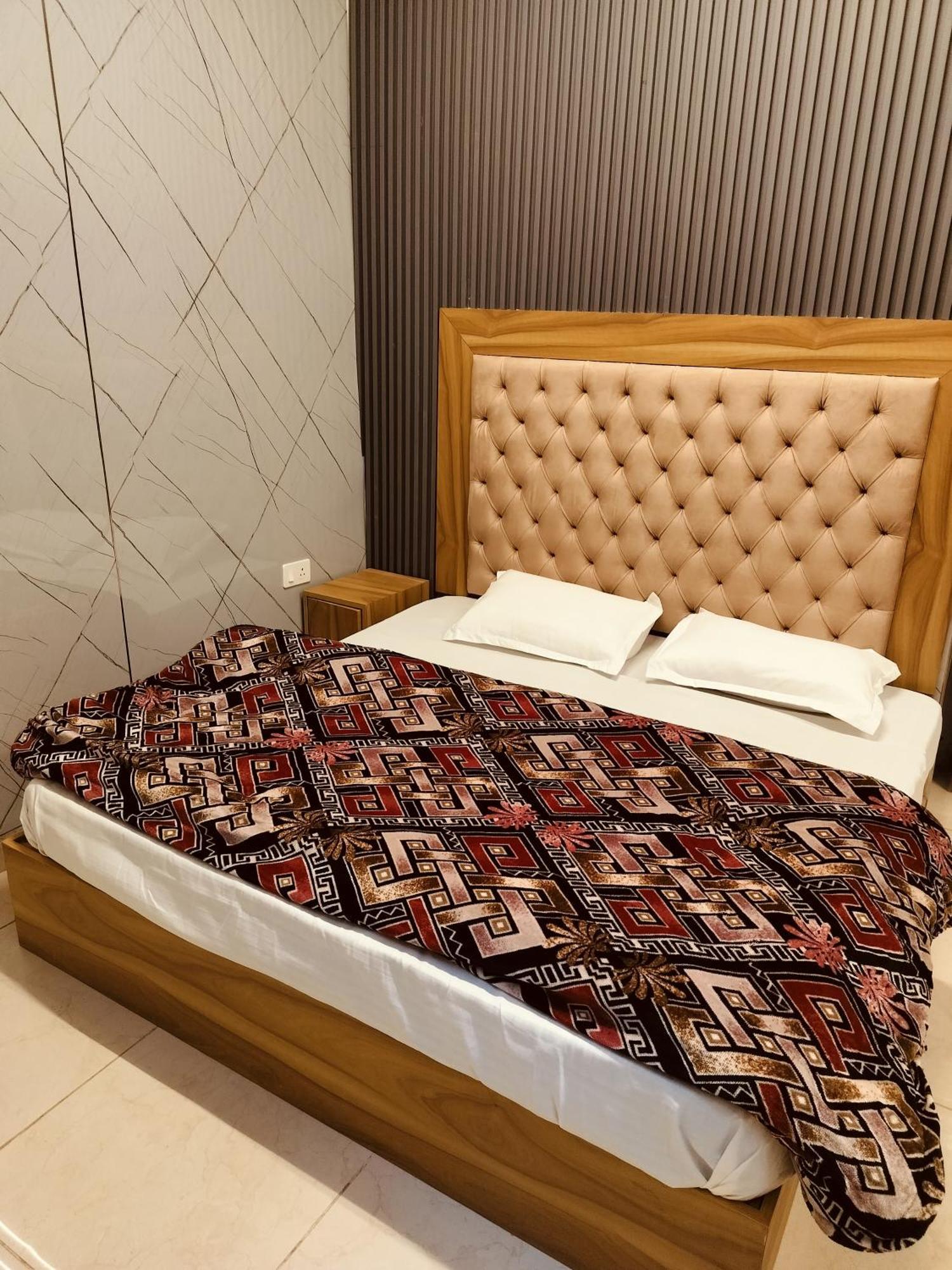 Madan Kunj B & B Mall Road Шімла Екстер'єр фото