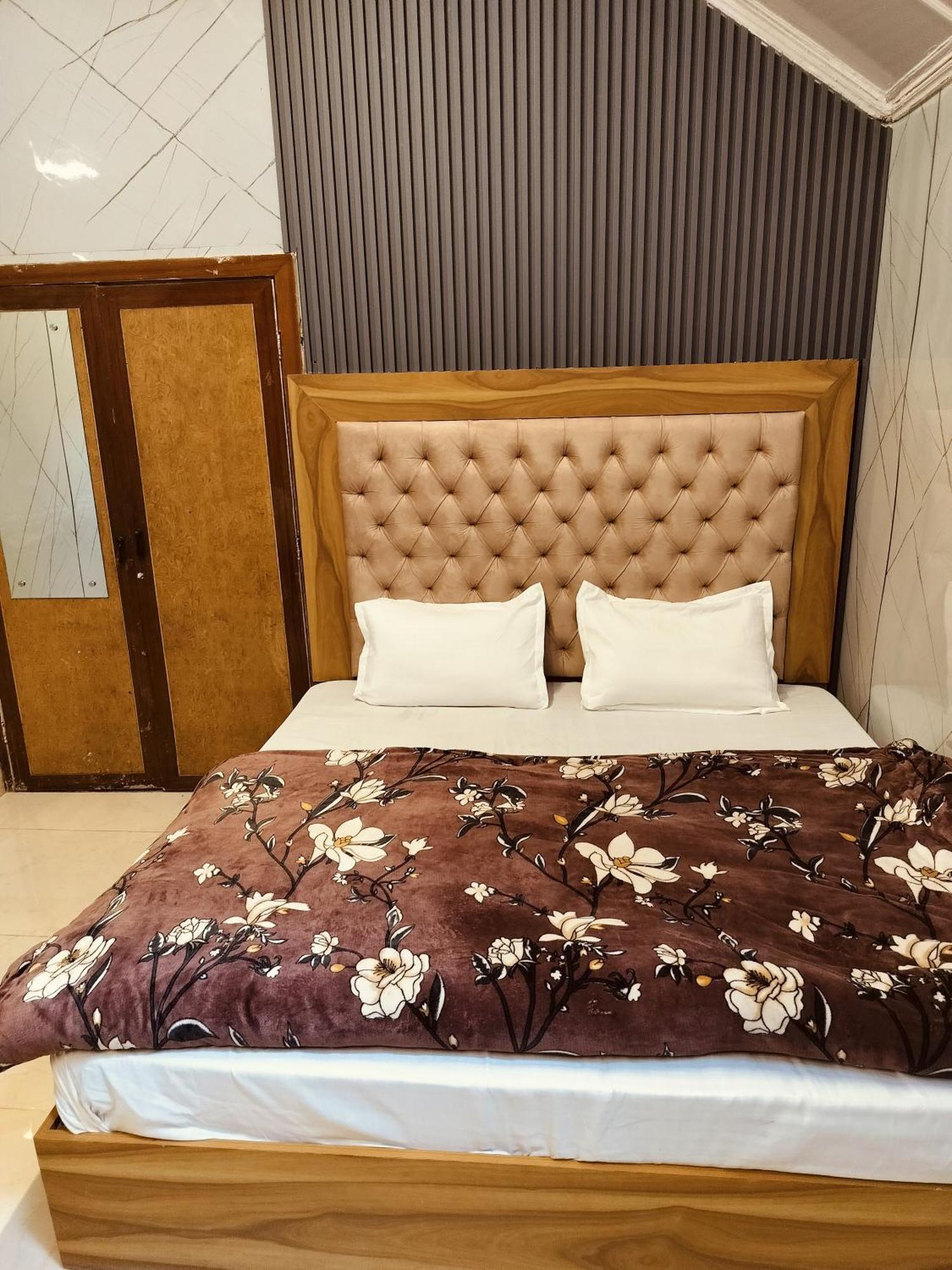Madan Kunj B & B Mall Road Шімла Екстер'єр фото